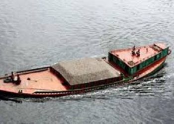বন্দরে বাল্কহেড সহ আটক ২