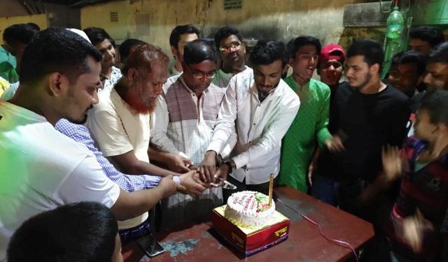 বঙ্গবন্ধুর জন্মদিনে জেলা ছাত্রলীগ নেতা শাহীনের উদ্যোগে দোয়া