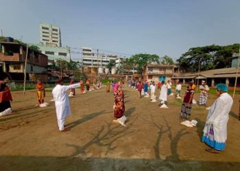 ৫’শ পরিবারের মাঝে ফতুল্লা নাগরিক কমিটির খাদ্য সামগ্রী বিতরণ