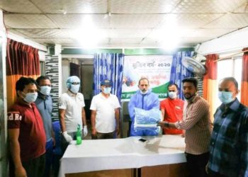 ফতুল্লা প্রেস ক্লাবের সাংবাদিকদের পিপিই প্রদান করলেন ছাত্রলীগ নেতা শাওন