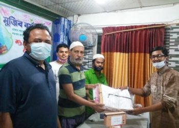 ফতুল্লা প্রেস ক্লাবে করোনা সুরক্ষা সমাগ্রী প্রদান করলেন ছাত্রদল নেতা সাগর