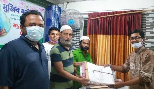 ফতুল্লা প্রেস ক্লাবে করোনা সুরক্ষা সমাগ্রী প্রদান করলেন ছাত্রদল নেতা সাগর