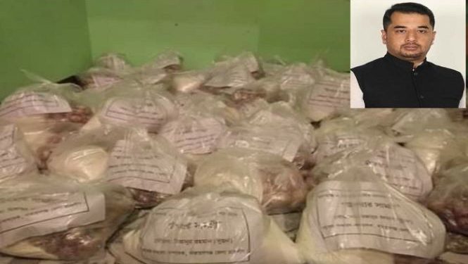 কর্মহীন পরিবারের মাঝে পৌছে দেওয়া হলো সুজনের খাদ্য সামগ্রী উপহার