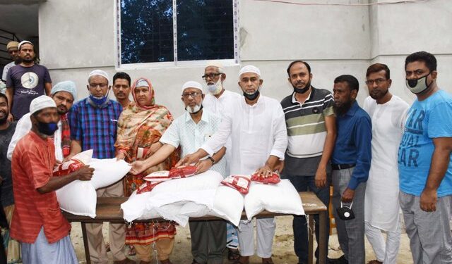 গোগনগর ও আলীরটেক ইউনিয়নে নাসরিন ওসমানের দেওয়া চাল ডাল বিতরন