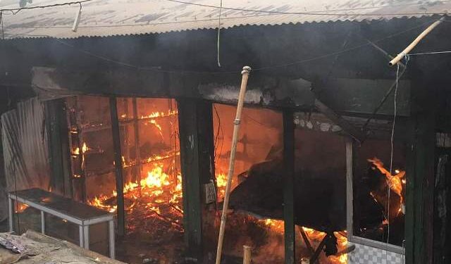 রূপগঞ্জে অ‌গ্নিকা‌ন্ডে প্রায় ৩০টি দোকান পুড়ে ছাই, ২ কোটি টাকার ক্ষয়-ক্ষতি