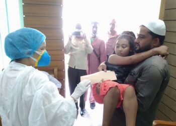 বন্দরে বিস্ফোরণে ক্ষতিগ্রস্থ পরিবারকে উপজেলা প্রশাসনের আর্থিক সহয়তা প্রদান