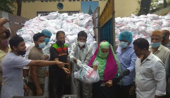 থেমে নেই কাউন্সিলর বাবুর সহযোগীতা- এবার পৌছে দিলেন ১২ হাজার পরিবারকে ঈদ উপহার