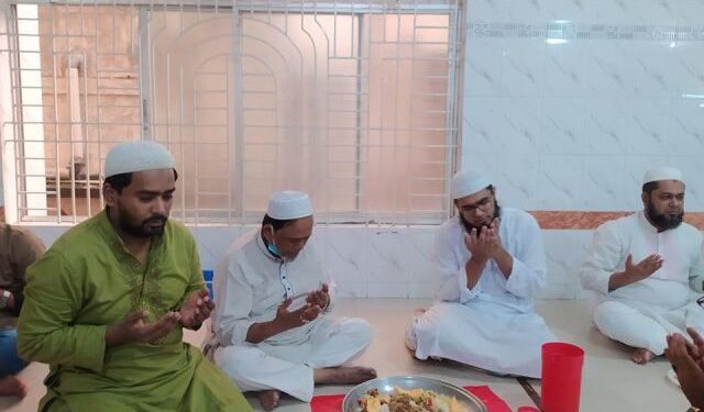 শাহ্ নিজামের মায়ের আত্মার মাগফেরাত কামনায় সাবেক ছাত্রলীগ নেতা রঞ্জু’ র দোয়া