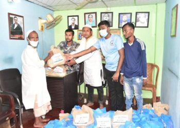 অয়ন ওসমানের পক্ষে ১১নং ওয়ার্ড ছাত্রলীগের ঈদ উপহার সামগ্রী বিতরণ