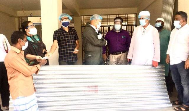 সদর উপজেলায় অগ্নিকান্ডে ক্ষতিগ্রস্থদের টিন ও নগদ অর্থ প্রদান করলেন ইউএনও