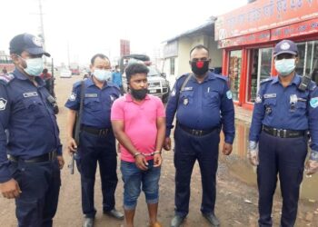 নারায়ণগঞ্জে চাঁদা আদায়কালে ১২ পরিবহন চাঁদাবাজ আটক