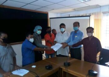 শোভন গার্মেন্টসের ছাঁটাইকৃত শ্রমিকদের চাকরিতে পুনর্বহালের দাবিতে স্মারকলিপি