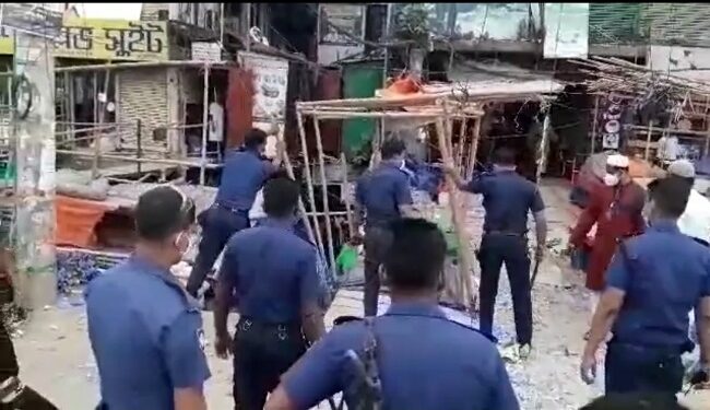 শিমরাইল মোড়ে পুলিশের উচ্ছেদ অভিযান