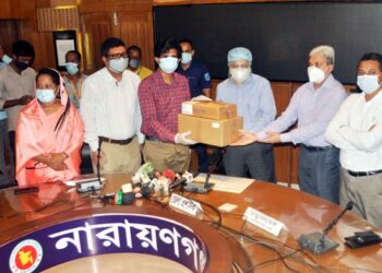 করোনা হাসপাতালে পাপ্পা গাজীর ভেন্টিলেটর উপহার