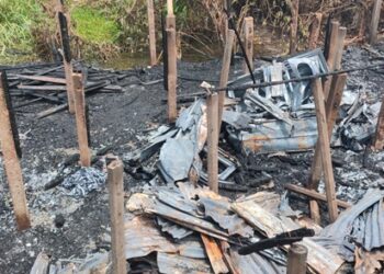 বন্দরে অগ্নিকান্ডে ৩টি দোকান পুড়ে ছাই