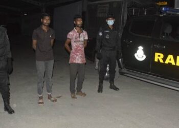 বন্দরে পন্যবাহী ট্রাক থেকে চাঁদা আদায়ের সময় দুই চাঁদাবাজ আটক