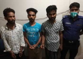 ফতুল্লায় সাড়াশি অভিযানে তিন ছিনতাইকারী গ্রেফতার