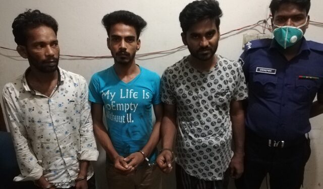 ফতুল্লায় সাড়াশি অভিযানে তিন ছিনতাইকারী গ্রেফতার