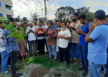 শোক দিবসে অয়ন ওসমানের পক্ষে কায়েমপুরে বৃক্ষরোপন কর্মসূচি ও দোয়া মাহফিল অনুষ্ঠিত
