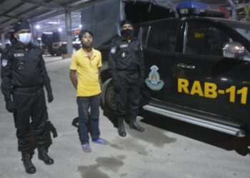 ফতুল্লায় র‌্যাবের অভিযানে ১৯২ বোতল ফেন্সিডিলসহ গ্রেফতার ১