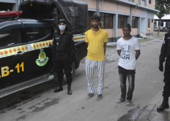 সিদ্ধিরগঞ্জে দুই চাঁদাবাজ গ্রেফতার