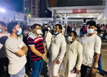 অয়ন ওসমানের নির্দেশনায় দগ্ধদের রক্তের সহযোগীতায় ঢামেকে ছুটে যান জেলা ছাত্রলীগে নেতৃবৃন্দ