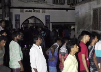 তল্লার মসজিদে বিস্ফোরণে দগ্ধ ৪০॥ তদন্ত কমিটি গঠন