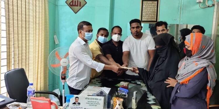 লেবাননে নিহত রাশেদ’র পরিবারকে প্রবাসী ও প্রবাস ফেরত কল্যাণ পরিষদের আর্থিক সহায়তা প্রদান