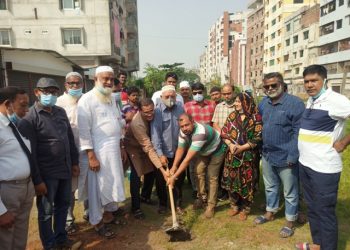 চাষাঢ়ায় রেললাইনের পাশে ড্রেন নির্মাণ কাজের উদ্বোধন