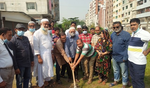 চাষাঢ়ায় রেললাইনের পাশে ড্রেন নির্মাণ কাজের উদ্বোধন