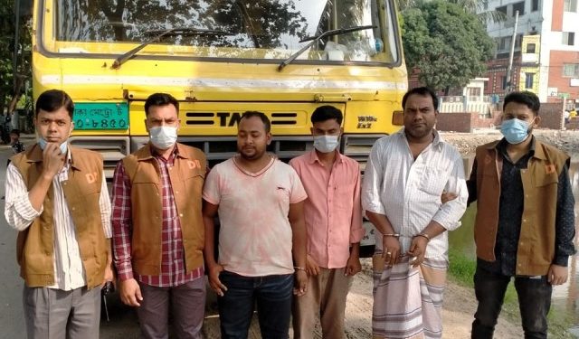 সোনারগায়ে ডাকাতি হওয়া ২৫৯ বস্তা চিনি পাবনা থেকে উদ্ধার