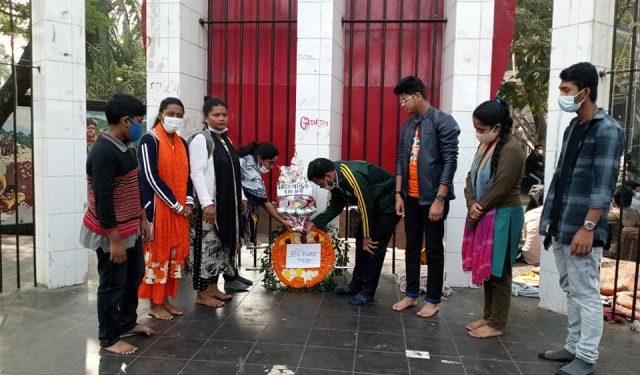 মহান শহিদ বুদ্ধিজীবী দিবসে সমাজতান্ত্রিক ছাত্র ফ্রন্টের পুষ্পমাল্য অর্পণ