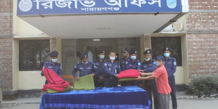জেলা পুলিশের উদ্যোগে কম্বল বিতরণ করলেন এসপি জায়েদুল