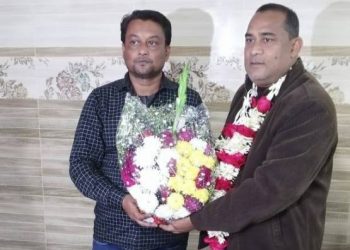 ফতুল্লা থানা আঃলীগের নব নির্বাচিত যুগ্ন সম্পাদক লিটন কে খোকন প্রধানের ফুলেল শুভেচ্ছা