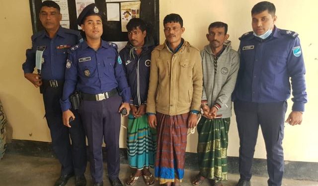 আড়াইহাজারে ৩ ডাকাত গ্রেফতার