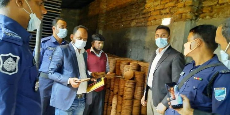 সিদ্ধিরগঞ্জে অবৈধ কয়েল কারখানাকে লাখ টাকা জরিমানা