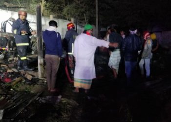 রুপগঞ্জে আগুনে পুড়ে ৪ জনের মৃত্যু