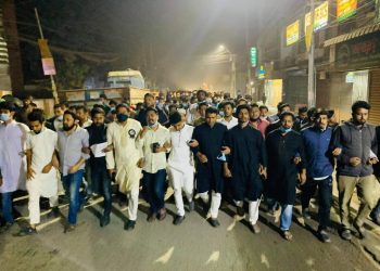 একুশের প্রথম প্রহরে অয়ন ওসমানের পক্ষে শহীদদে’র প্রতি ছাত্রলীগের শ্রদ্ধা