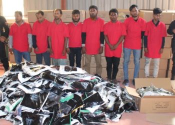 সোনারগায়ে পোশাক চোর চক্রের ৮ সদস্য গ্রেফতার