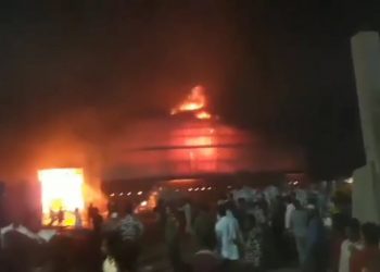 রুপগঞ্জে কারখানায় ভয়াবহ আগুন