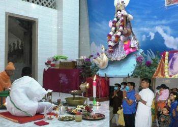 নারায়ণগঞ্জে হিন্দু সম্প্রদায়ের সরস্বতী দেবীর পূজা উদযাপন