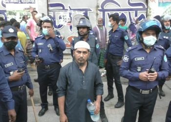 চাষাঢ়ায় পুলিশের হামলা মামলায় ৩ হকারের ২ দিনের রিমান্ড মঞ্জুর