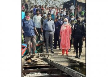 বন্দরে ১০ মন অবৈধ জাটকা ইলিশ জব্দ ও ৪ জনকে জরিমানা