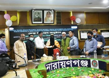 অসুস্থদের চিকিৎসা সহায়তায় আর্থিক অনুদান প্রদান করলেন ডিসি মোস্তাইন