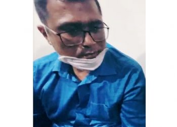 ফতুল্লায় ভূয়া দুদক কর্মকর্তাকে গনপিটুনী দিয়ে পুলিশে সোপর্দ