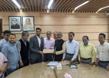 চেম্বার অব কমার্স’র নির্বাচনে ডিরেক্টর পদে মনোনয়ন পত্র জমা দিলেন অয়ন ওসমান