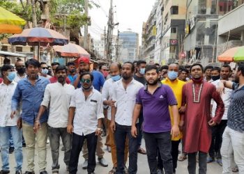 অয়ন ওসমানের পক্ষে শামীম হোসেন ও শামীম রানা ও আল আমিনের নেতৃত্বে ছাত্রলীগের আনন্দ মিছিলে যোগদান