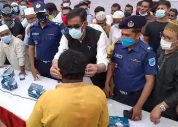 ফতুল্লা মডেল থানার মাস্ক পরিধান ও সচেতনতা মূলক ক্যাম্পেইন’র উদ্বোধন করলেন শামীম ওসমান