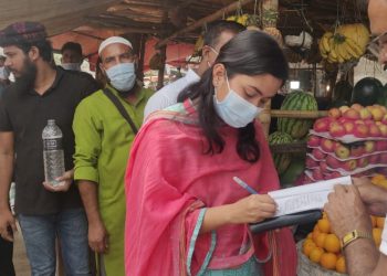 নারায়ণগঞ্জে মাস্ক না পড়ায় ১১০ জনকে জরিমানা