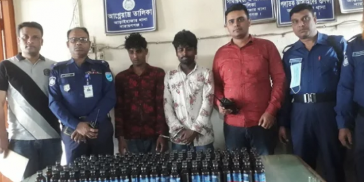 আড়াইহাজারে ফেন্সিডিল সহ দুই যুবক গ্রেফতার